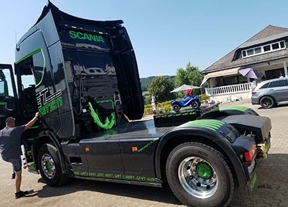 Spezialfahrzeugbau Strempel — Sonderaufbau eines Lkw